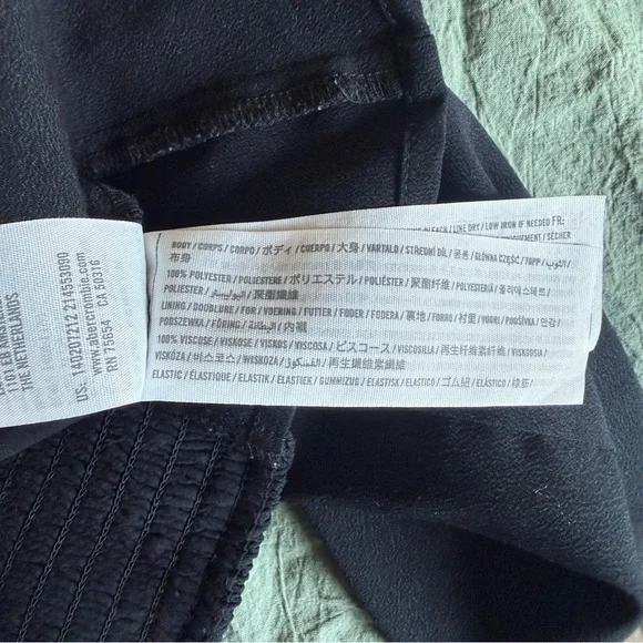 Abercrombie & Fitch plunge Black Long Sleeve V-Neck Blouse - Picture 5 of 5